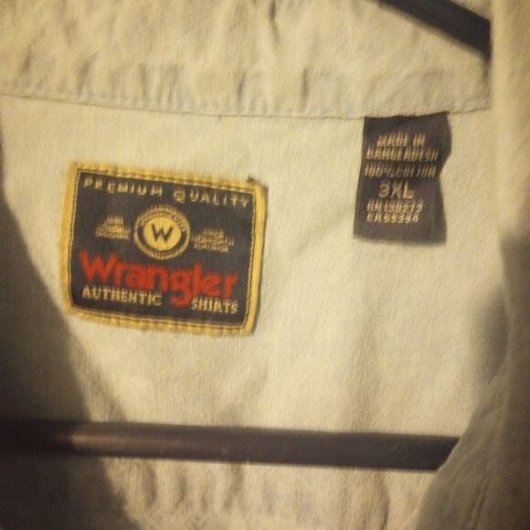 Wrangler long sleeve chambray button down shirt - Picture 3 of 11